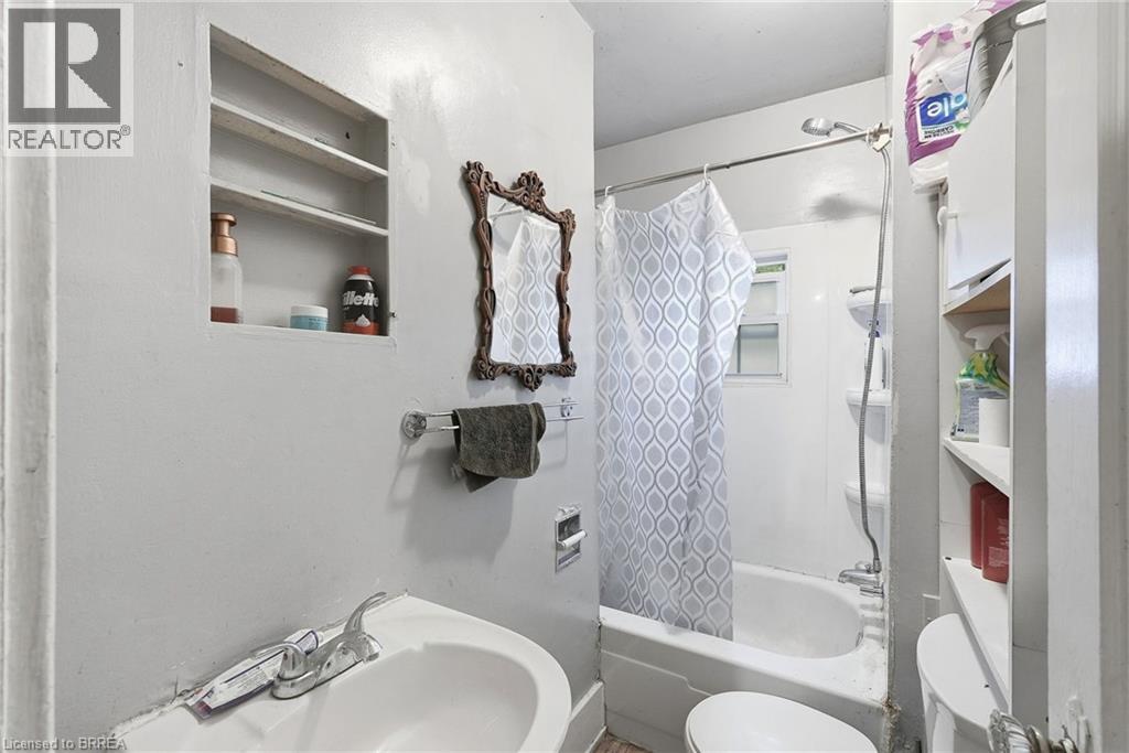 107 CAYLEY Street - Image 41