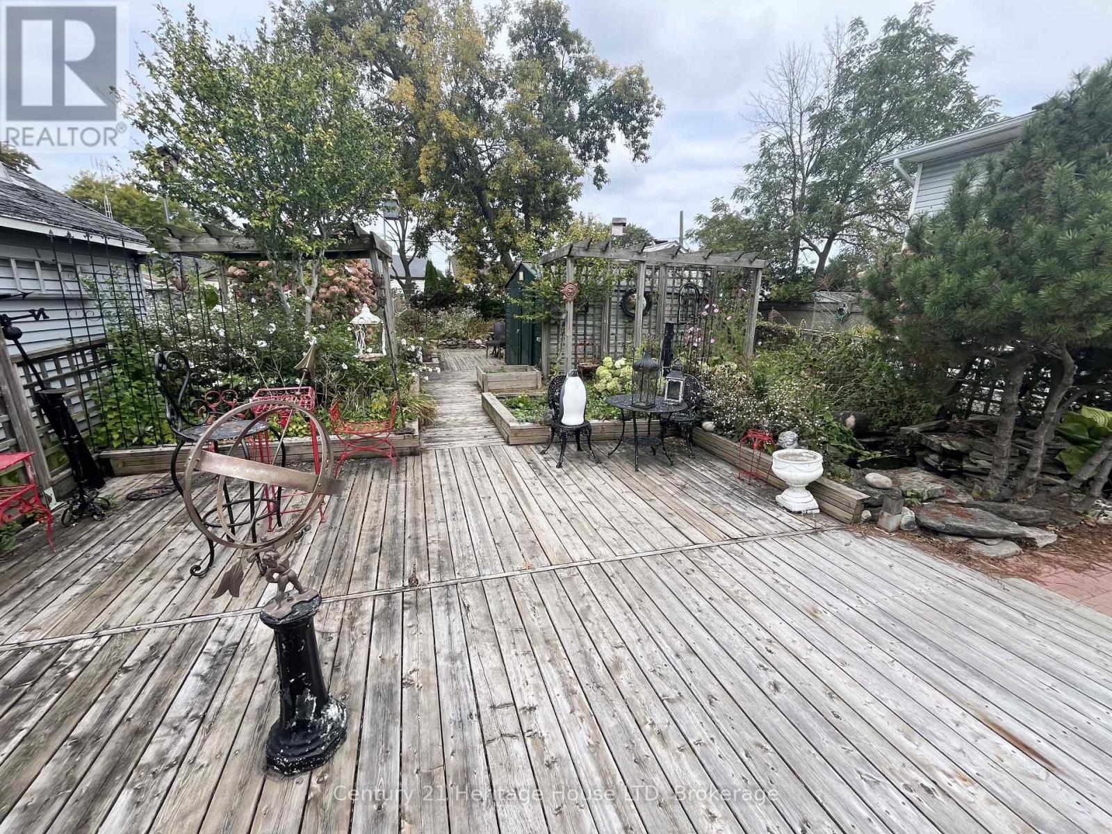 84 RYKERT STREET - 21