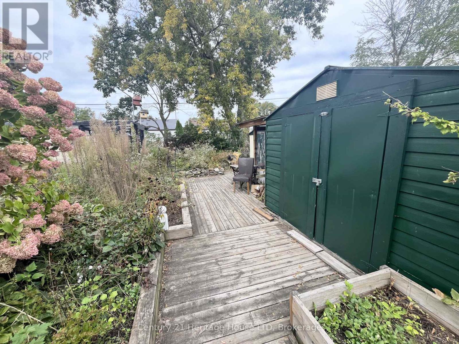 84 RYKERT STREET - 23