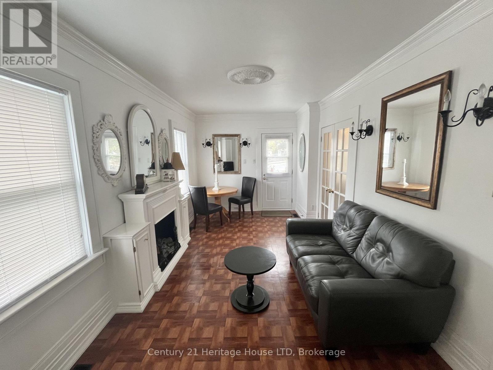84 RYKERT STREET - 8