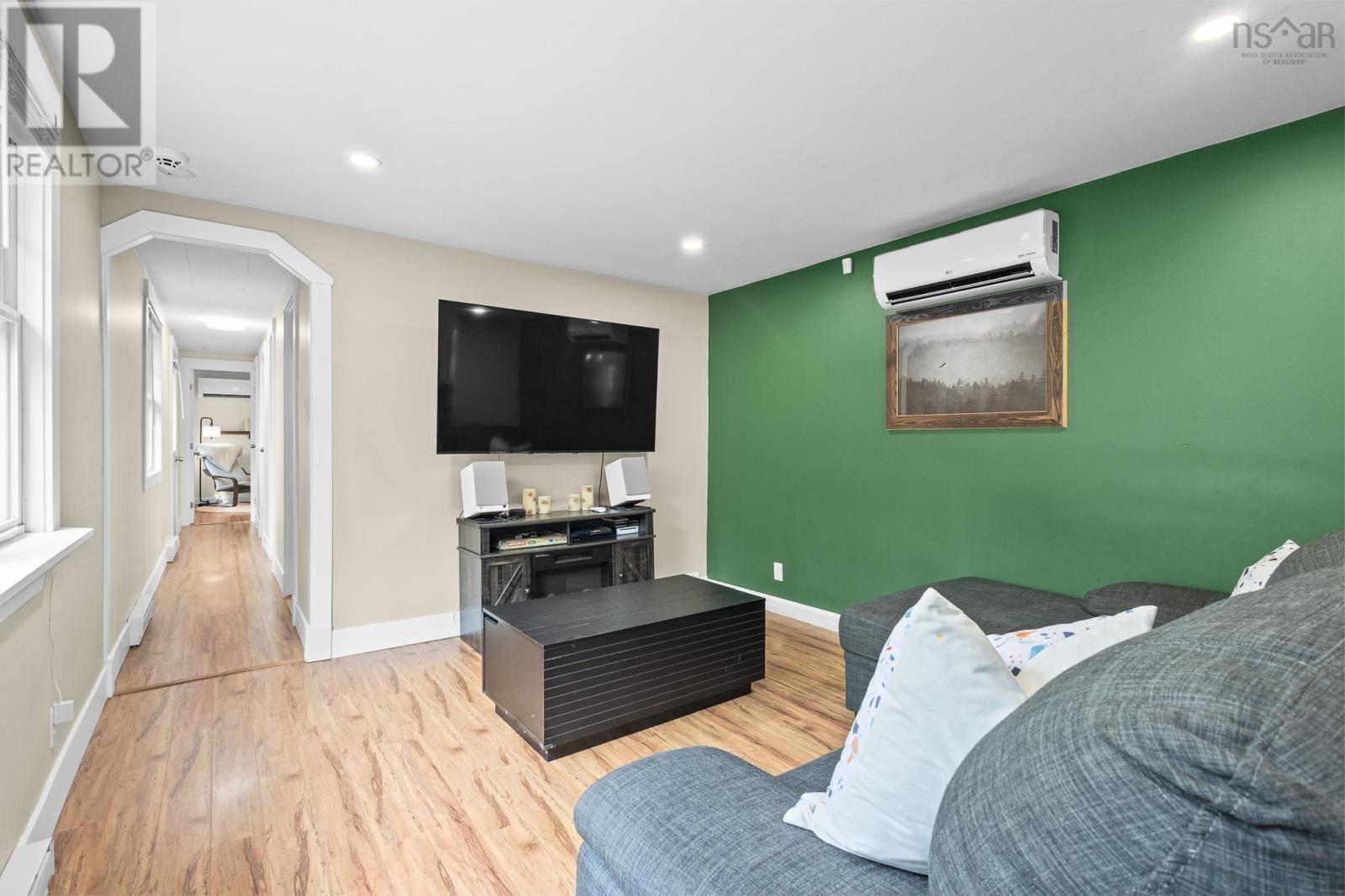 319 Ioney Hill - 8