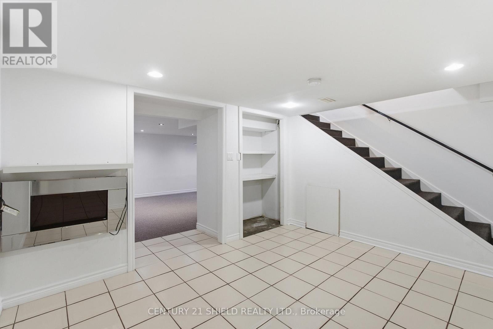1019 MIRON AVENUE - Image 33