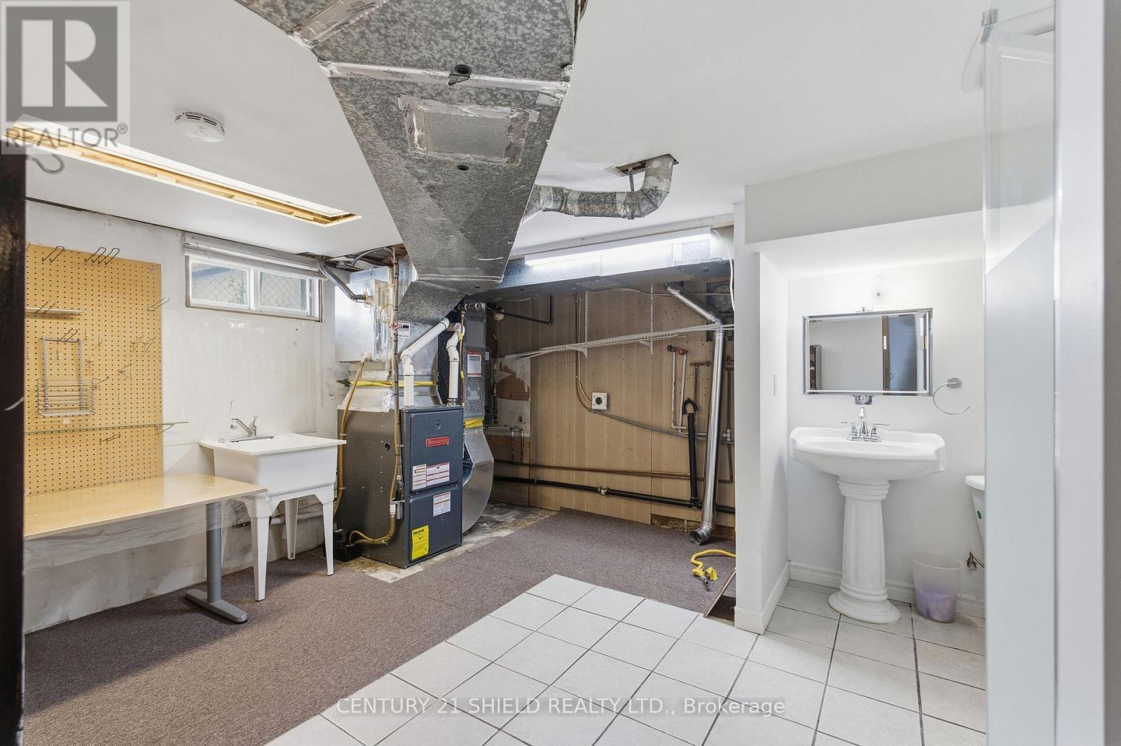 1019 MIRON AVENUE - Image 42