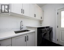 1028 Calverhall Street, North Vancouver, BC V7L1Y3 Photo 13