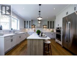 1028 Calverhall Street, North Vancouver, BC V7L1Y3 Photo 20