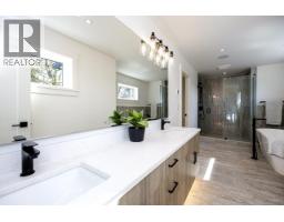1028 Calverhall Street, North Vancouver, BC V7L1Y3 Photo 34