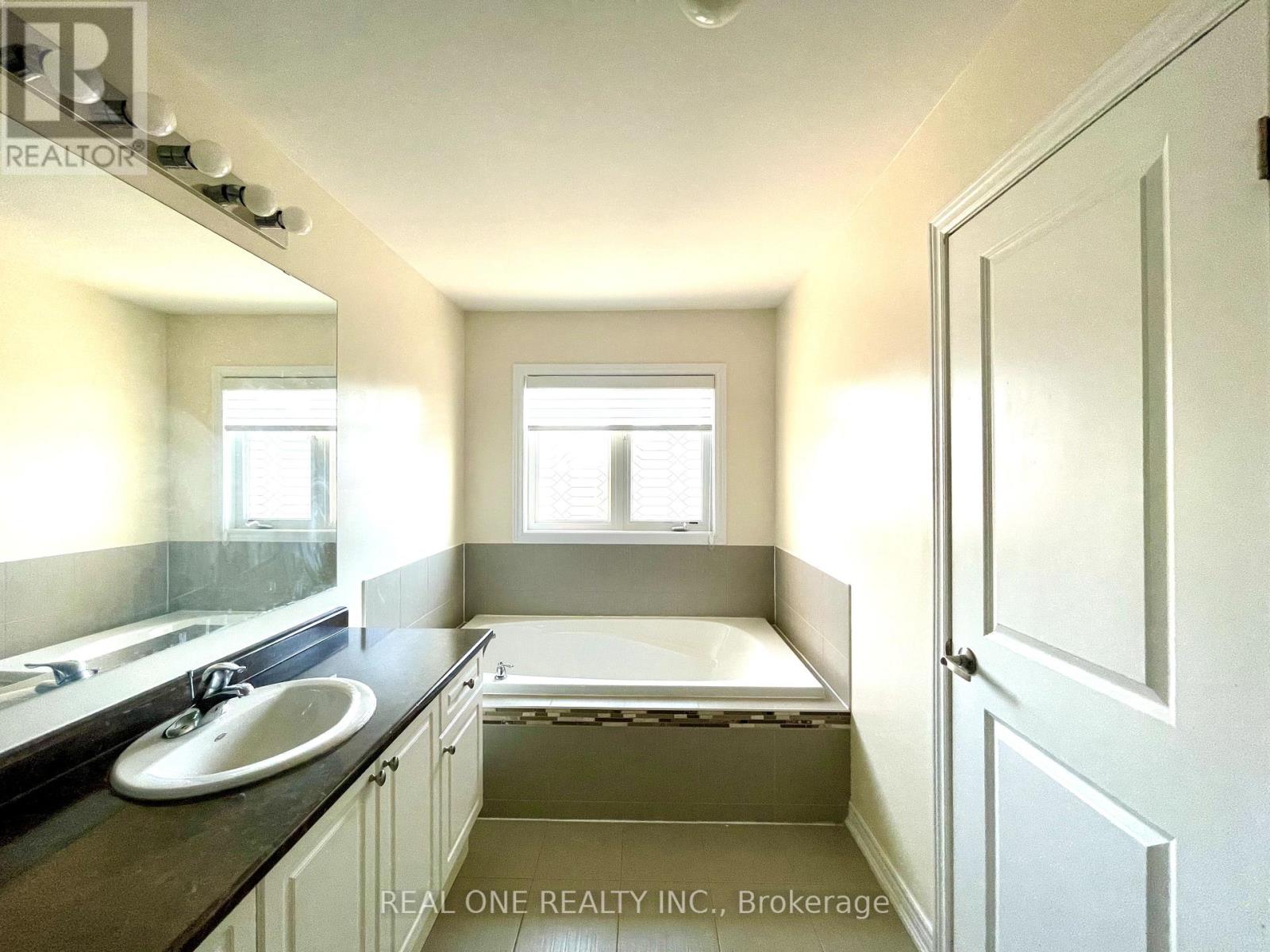 25 PAPER MILLS CRESCENT, Richmond Hill (Jefferson) — photo 10