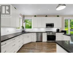 Bathroom - 2700 Line 4 N, Oro Medonte, ON L0L2L0 Photo 12