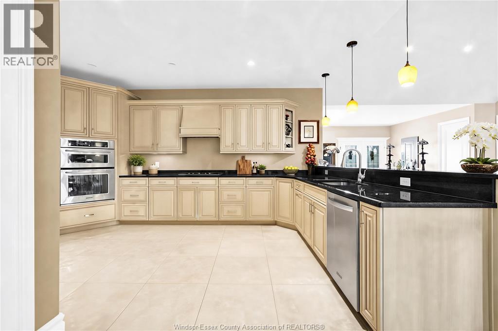 44 HILTON COURT - 11