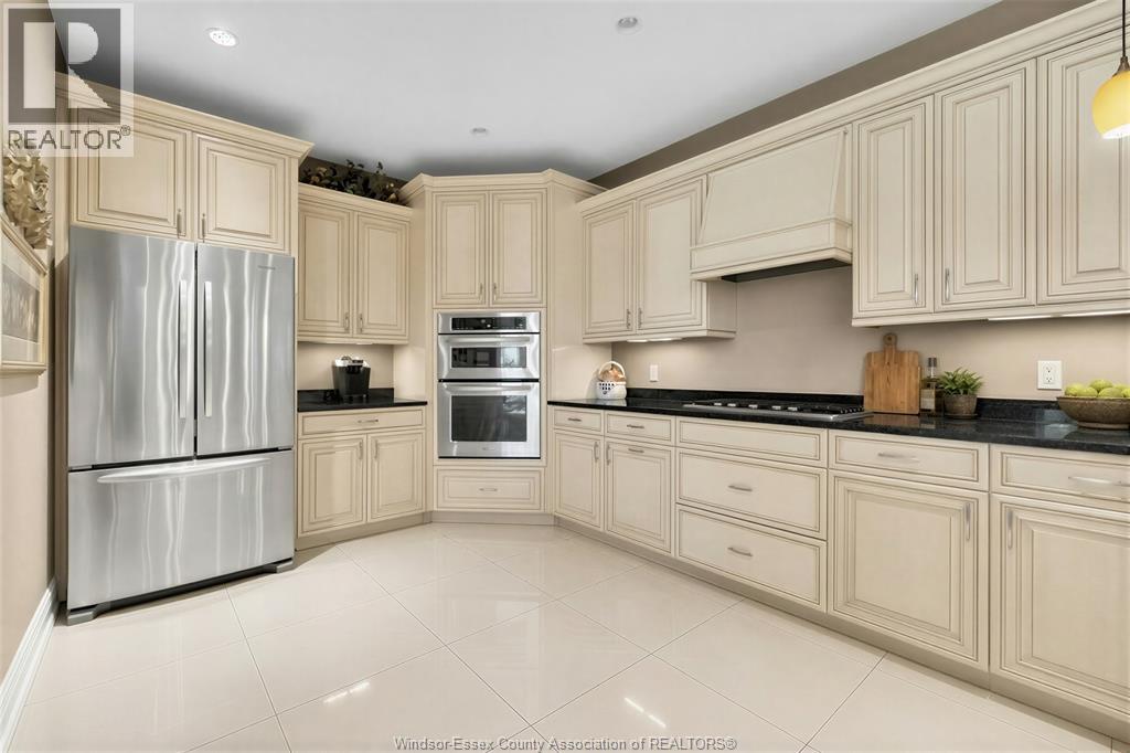 44 HILTON COURT - 12