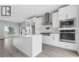 304 Grassland Boulevard W - photo 10