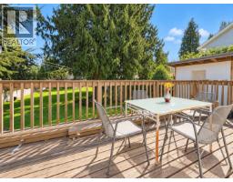 1033-1035 Rosamund Road, Gibsons, BC V0N1V3 Photo 17