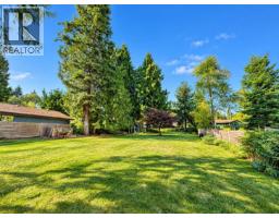 1033-1035 Rosamund Road, Gibsons, BC V0N1V3 Photo 7
