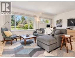 1033-1035 Rosamund Road, Gibsons, BC V0N1V3 Photo 11