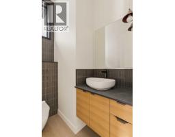3C Willow Crescent SW - photo 11