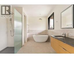 3C Willow Crescent SW - photo 31