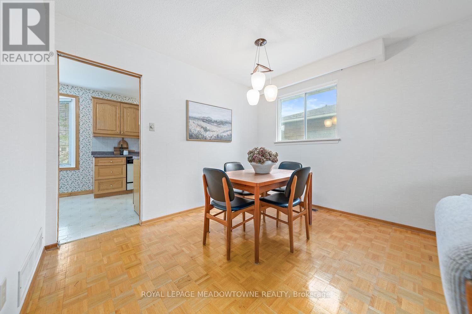 38 JASPER CRESCENT - 12