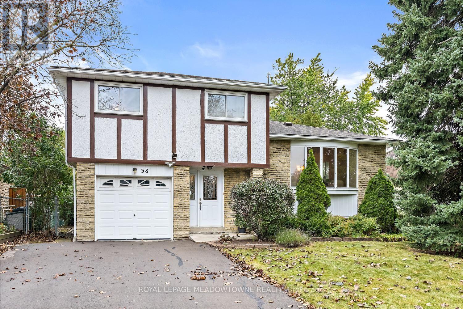 38 JASPER CRESCENT - 2