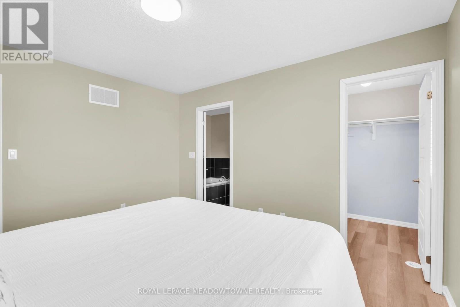 70 BETTERTON CRESCENT - 20