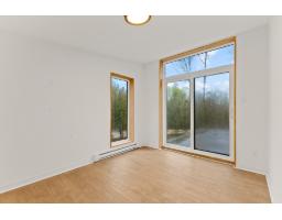 15 Ch. Mcgarry, La Peche, QC J0X3G0 Photo 23