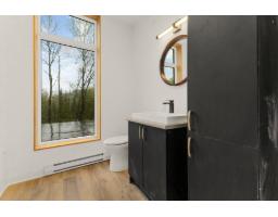 15 Ch. Mcgarry, La Peche, QC J0X3G0 Photo 27