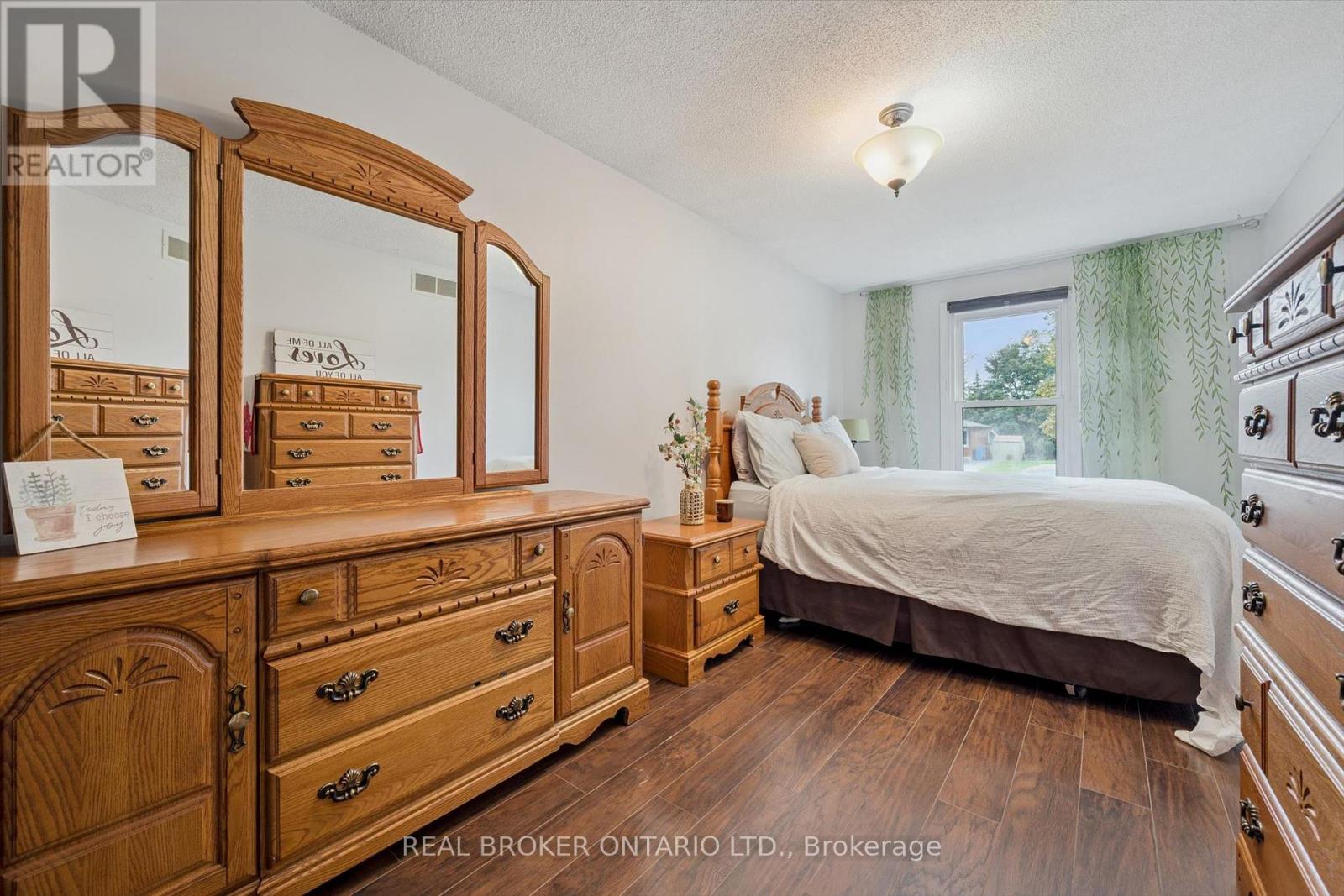 339 STRATHALLAN STREET - 14