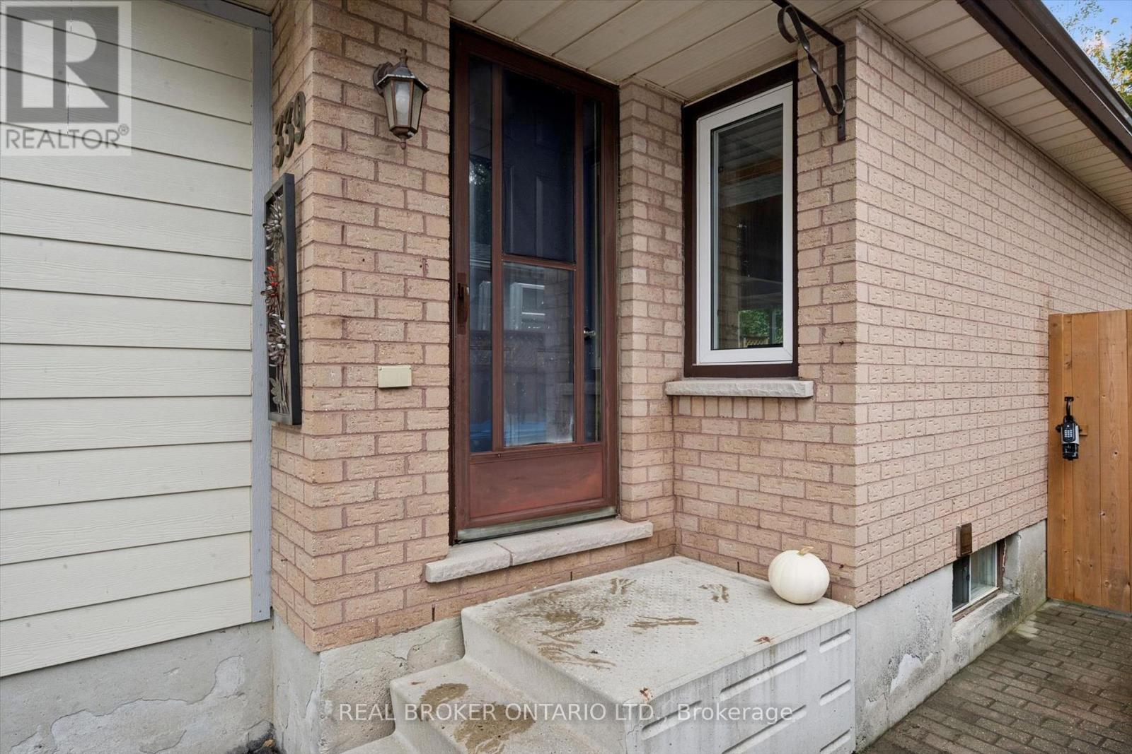 339 Strathallan Street, Centre Wellington, ON photo 2