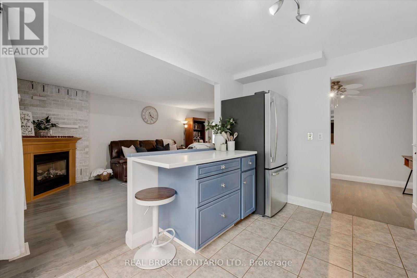 339 STRATHALLAN STREET - 8