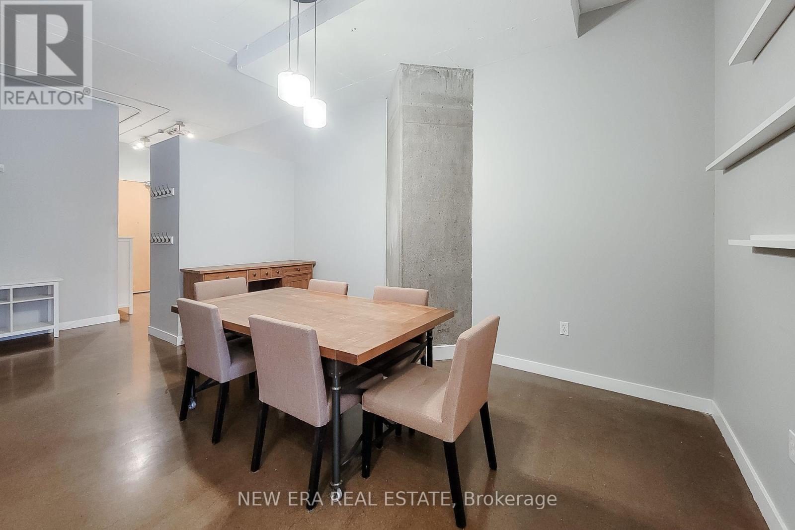 #414 66 BAY STREET S - 24