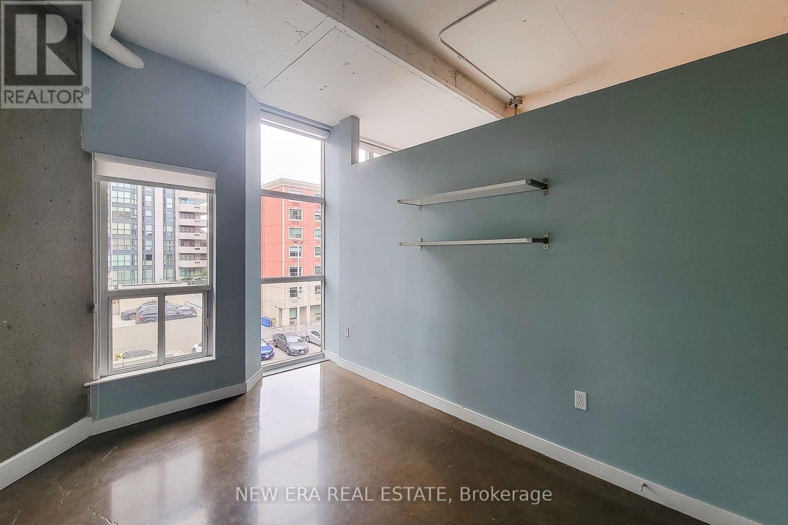 #414 66 BAY STREET S - 33