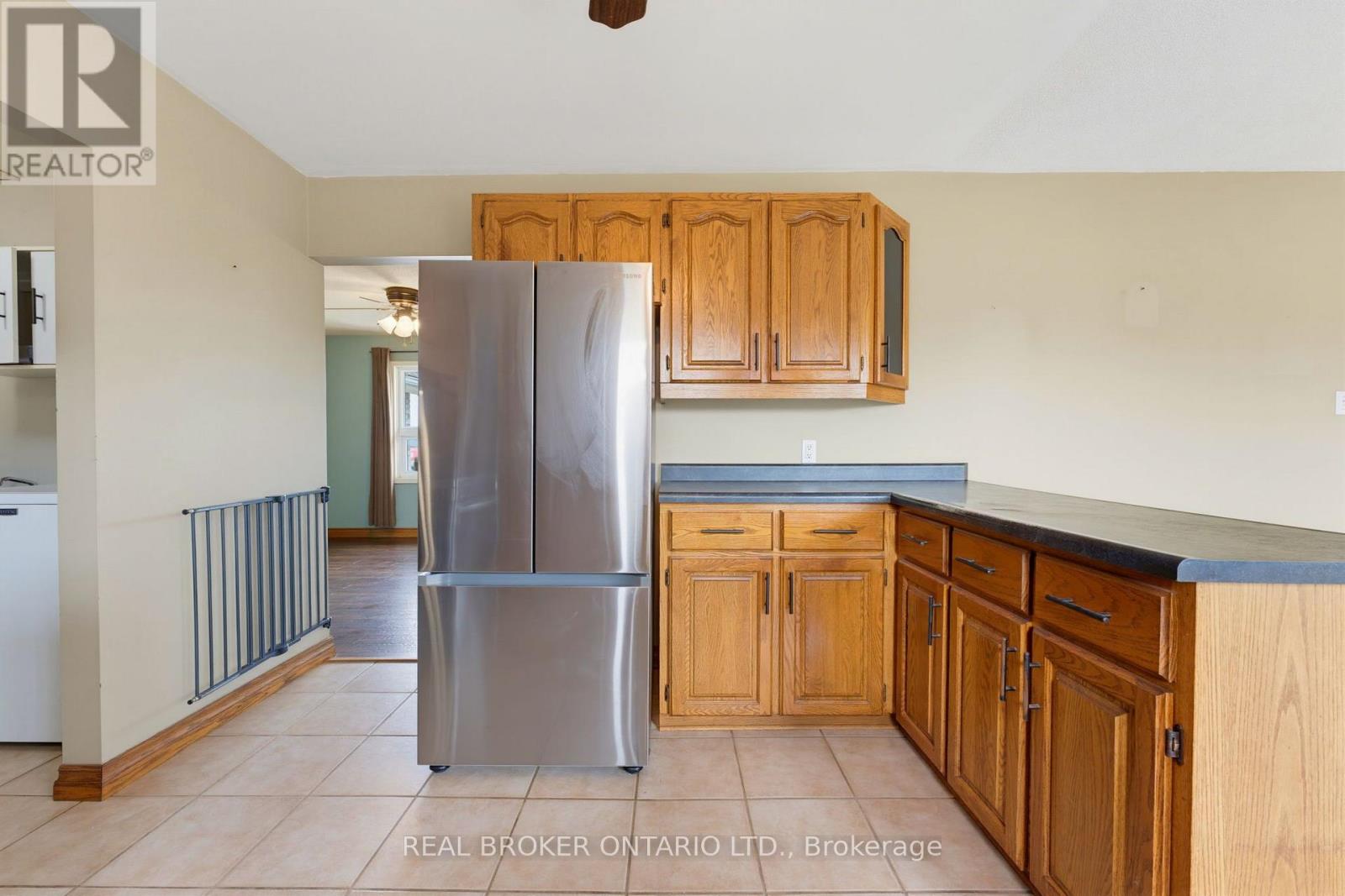 7877 Canborough Road, Haldimand, ON photo 14