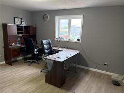 109 Industrial Drive, Brandon, MB R7A7S6 Photo 16