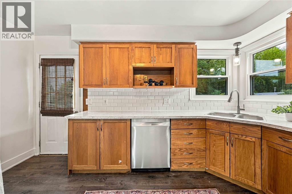 699 WILLIAM AVENUE - 12