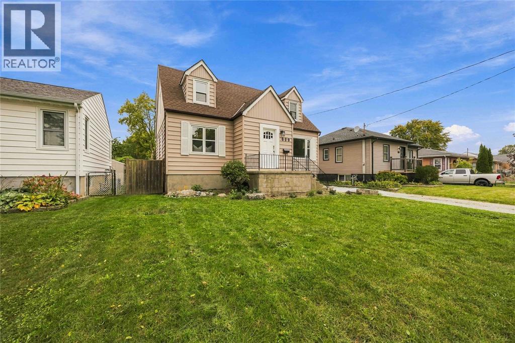 699 WILLIAM AVENUE, Sarnia — photo 3