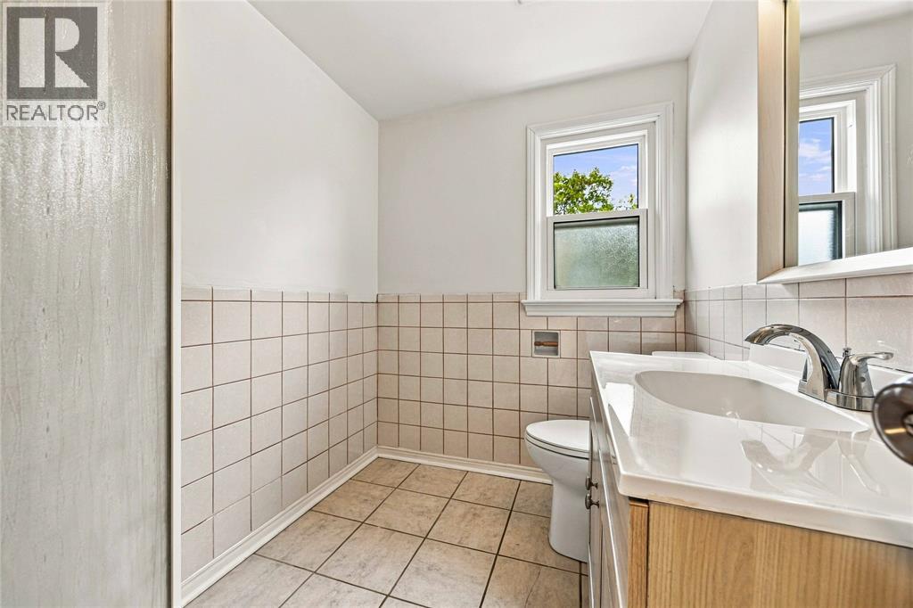 699 WILLIAM AVENUE - Image 30