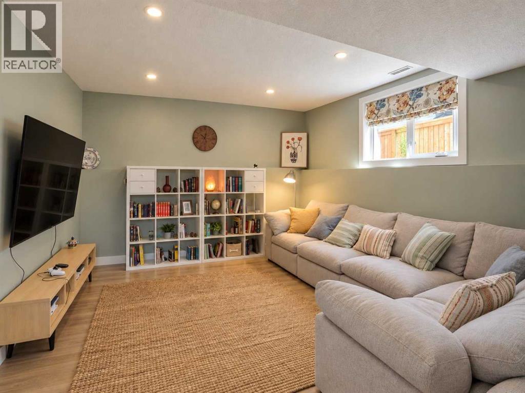 670 Anderson Close NW - Image 30