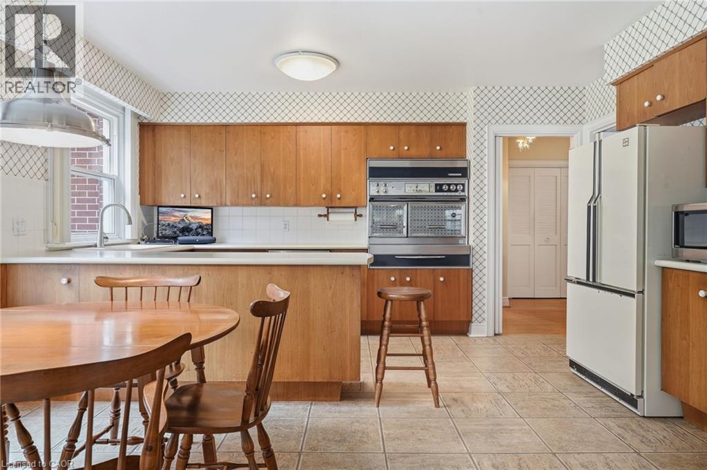 152 BRECKONDALE Court - 16