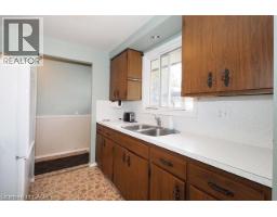 90 Pepperwood Crescent, Kitchener, ON N2A2R3 Photo 12