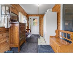 Enclosed porch - 1085 St. Cloud Road, Wahnapitae, ON P0M3C0 Photo 6