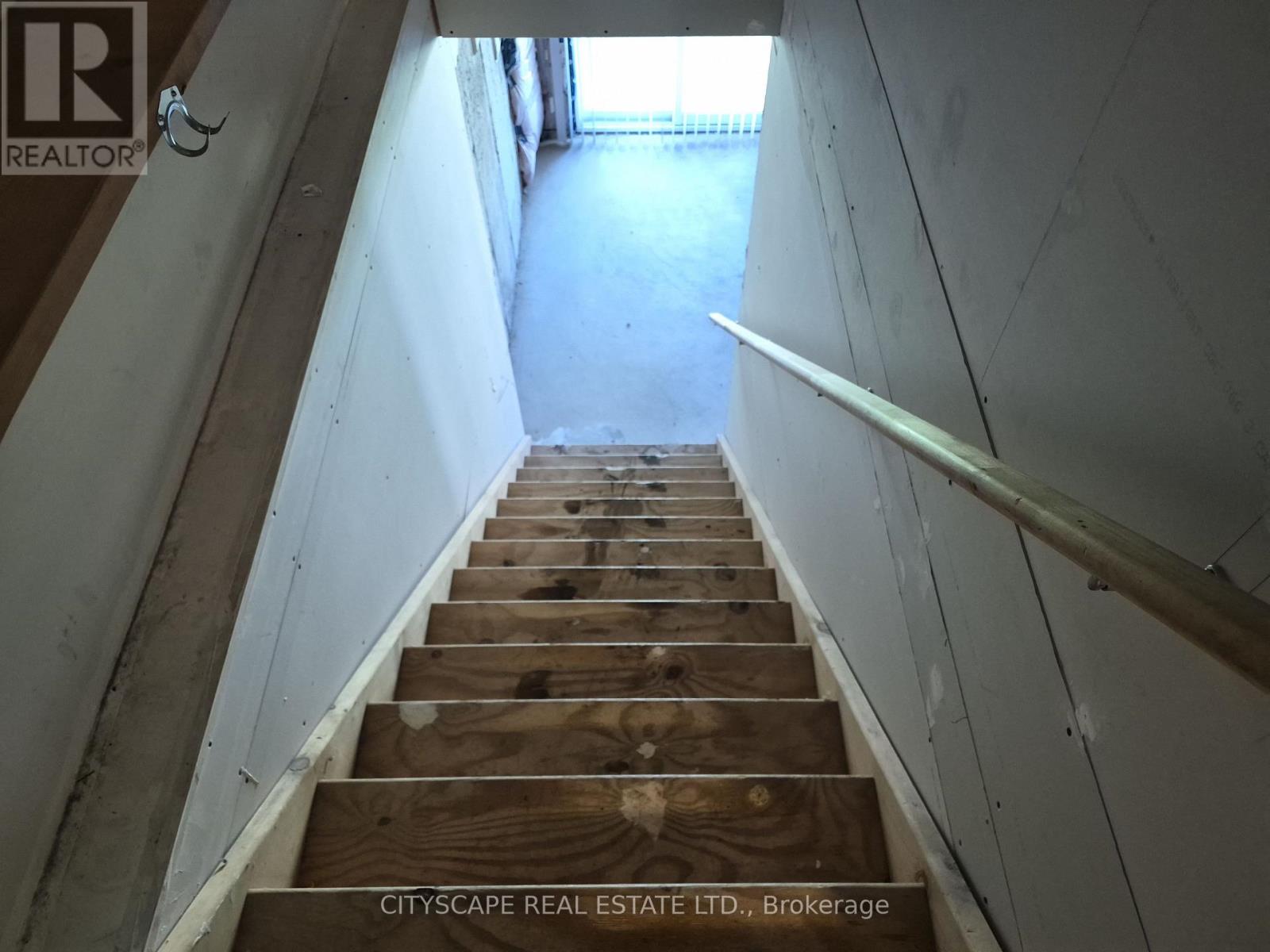 #16 125 HOLLYBROOK TRAIL - 17