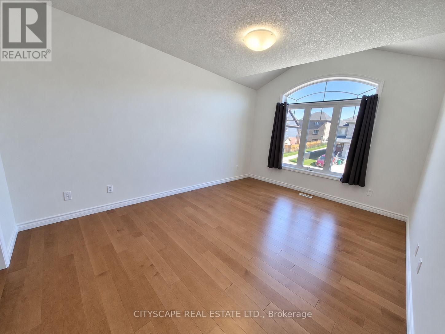 #16 125 HOLLYBROOK TRAIL - 18