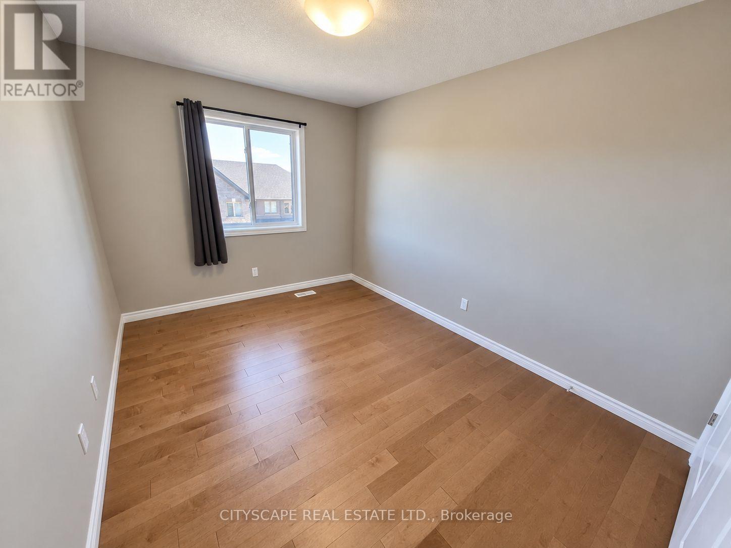 #16 125 HOLLYBROOK TRAIL - 20
