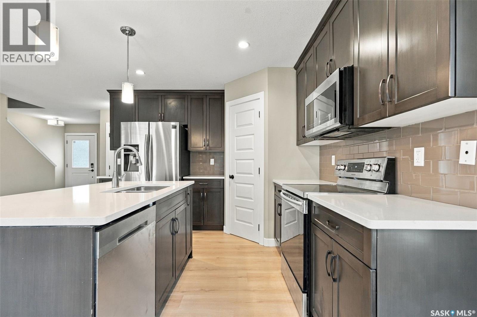 155 Dagnone LANE, Saskatoon — photo 7