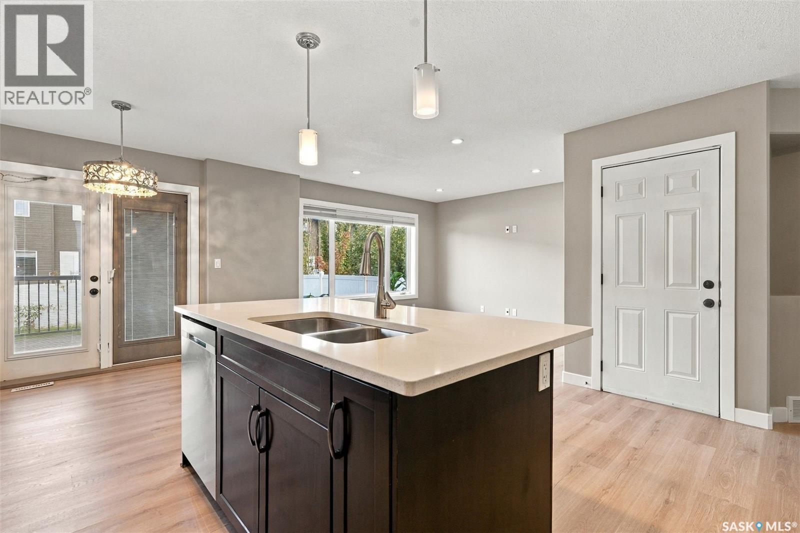 155 Dagnone LANE, Saskatoon — photo 8