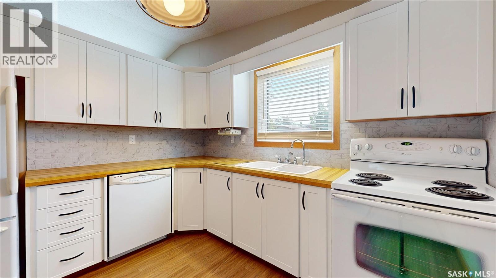 6418 DALGLIESH DRIVE - 8
