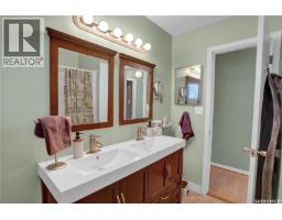 972 Simcoe Street, Moose Jaw, SK S4P0J3 Photo 24