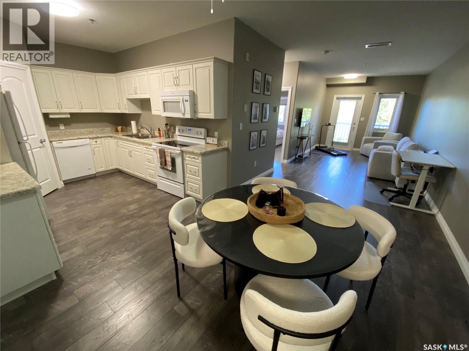 #305 123 Balmoral STREET - 5