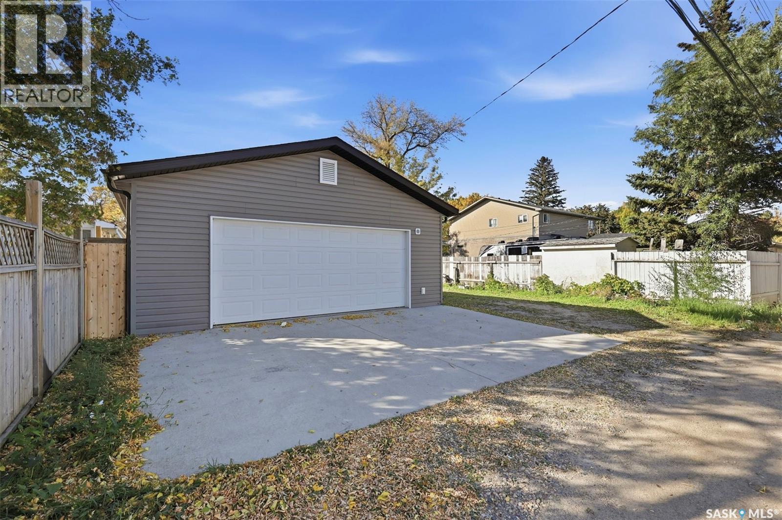 1715 Broadway AVENUE, Saskatoon — photo 35