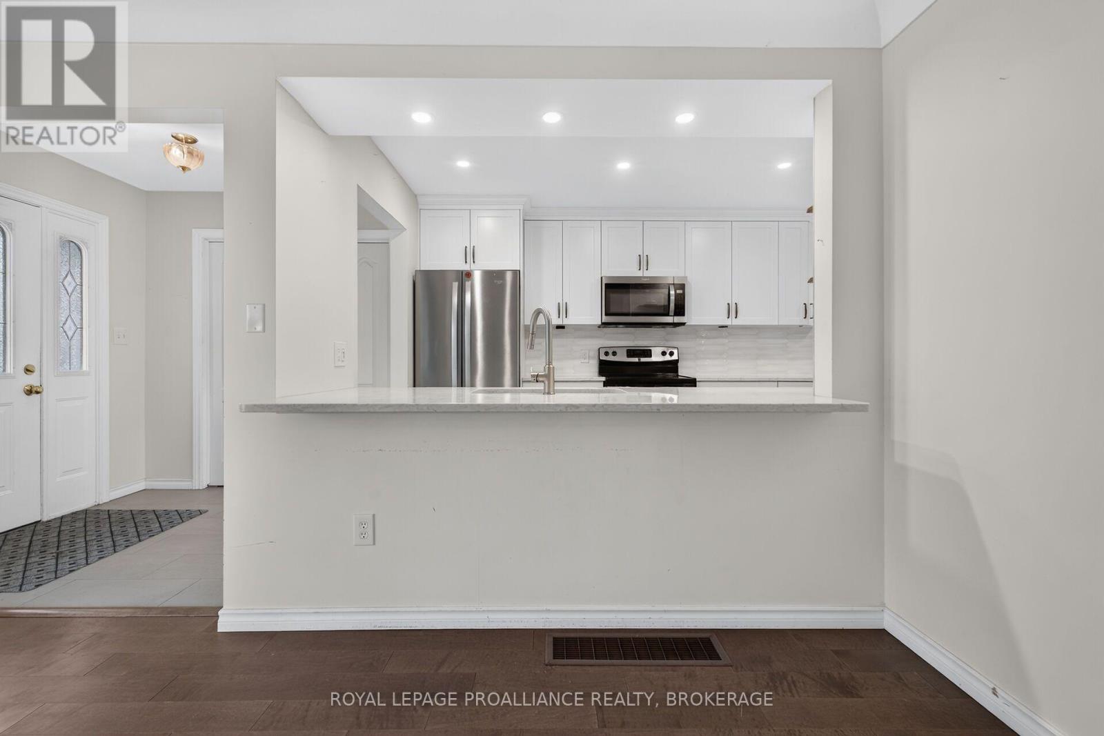 383 BERNICE DRIVE - Image 12
