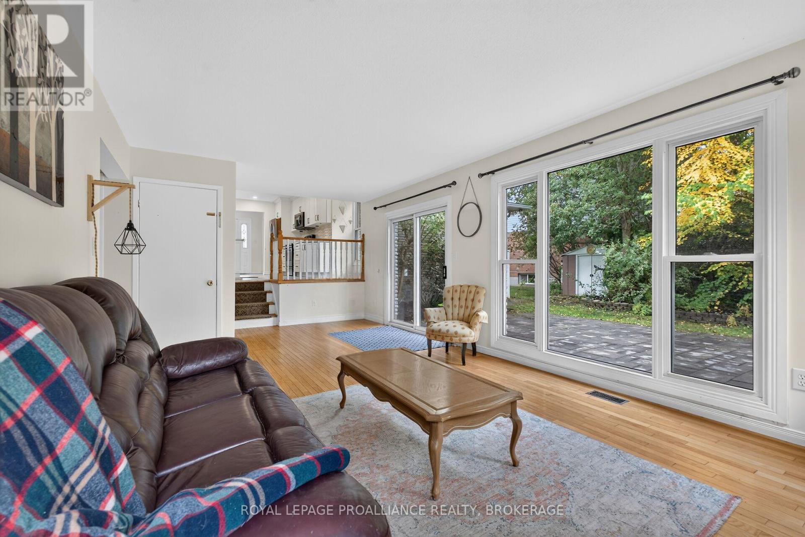 383 BERNICE DRIVE - Image 18